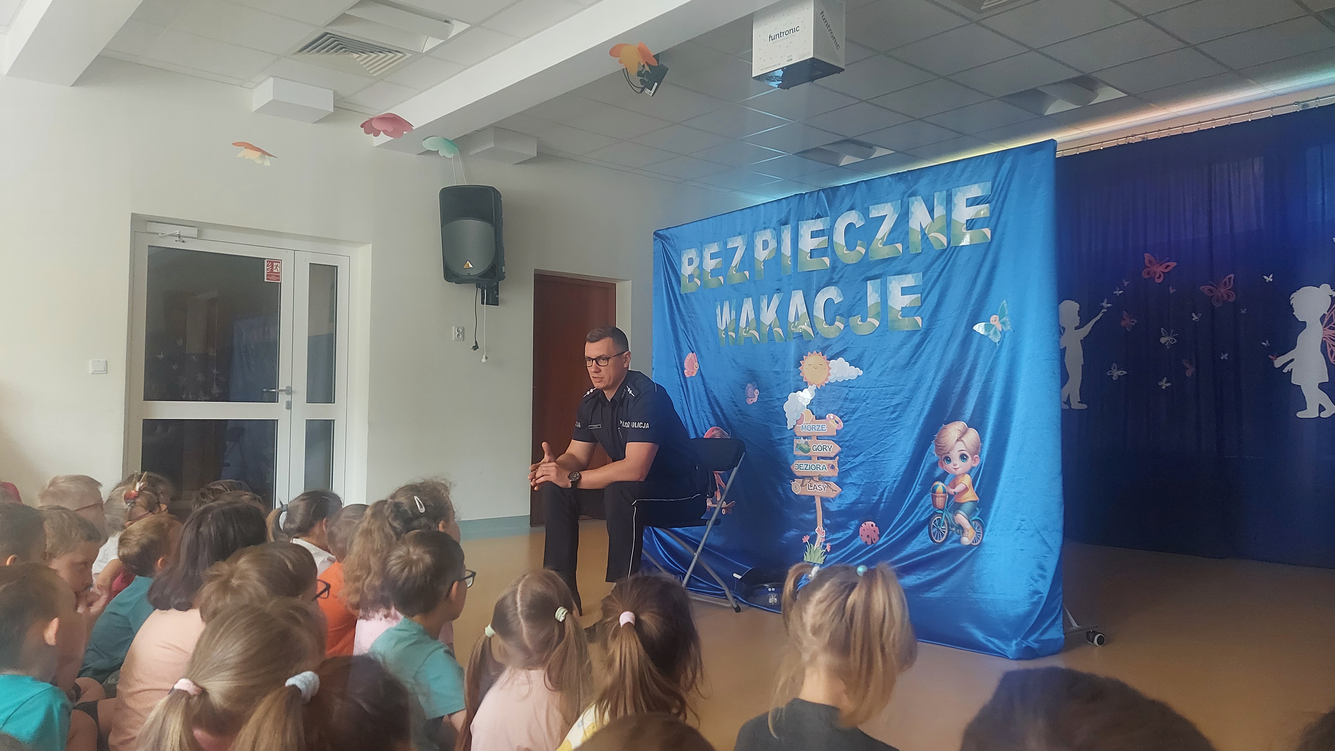 Bezpieczne wakacje – wizyta policjanta