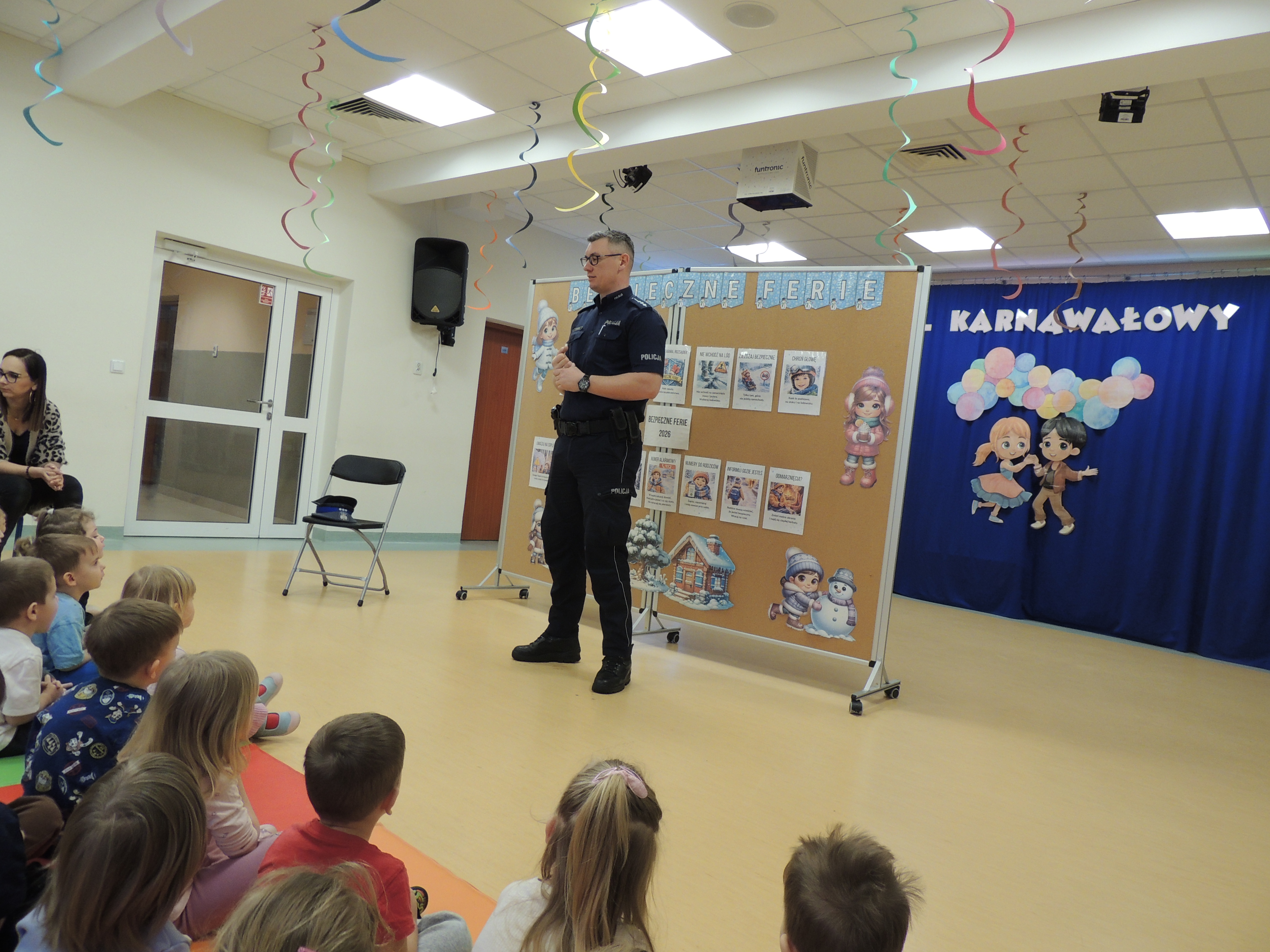 Bezpieczne ferie- spotkanie z Panem policjantem