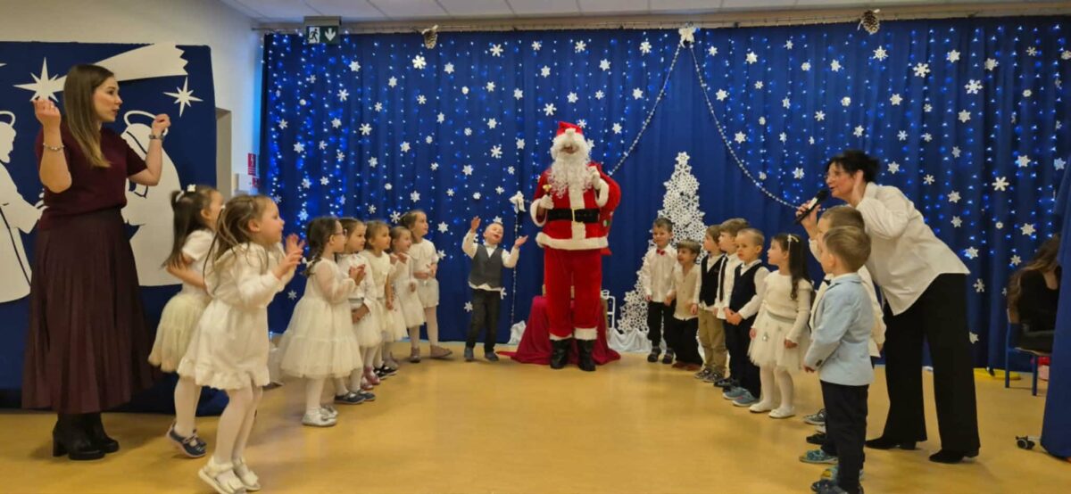 ŚWIĄTECZNE SPOTKANIE W GRUPIE ŻABEK